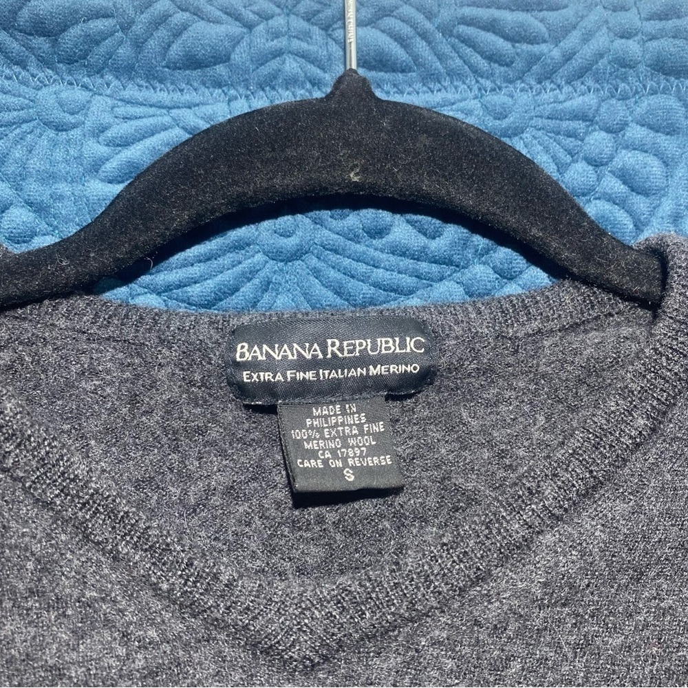 Merino Wool Cropped Sweater - Picture 3 of 3